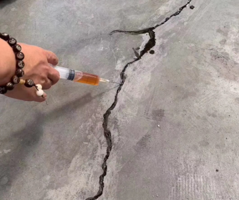 涧西混凝土裂缝修补技术详解​